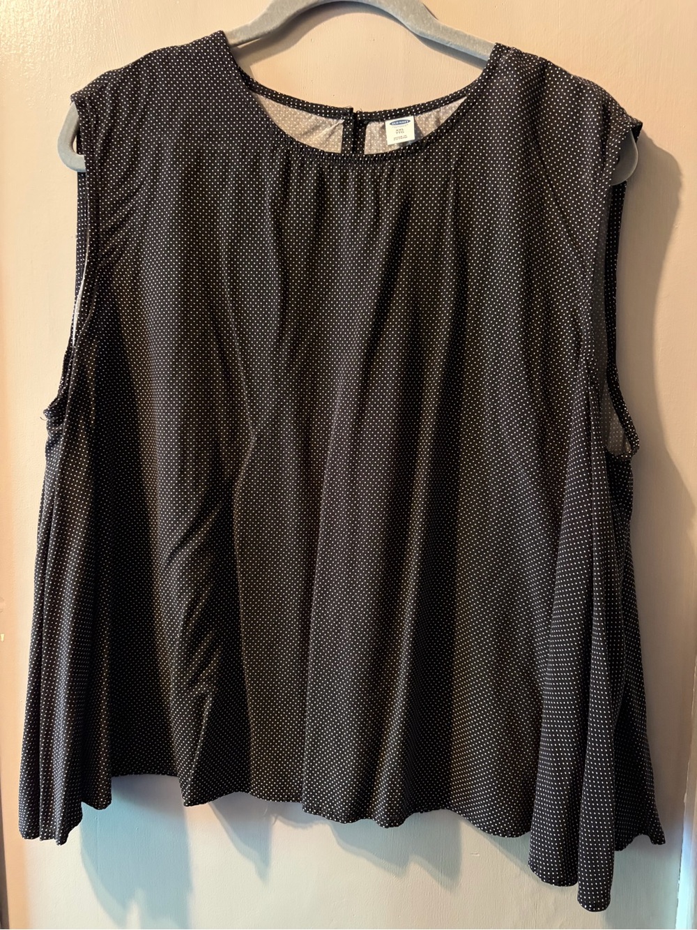 Old Navy Black Sleeveless Polka Dot Blouse